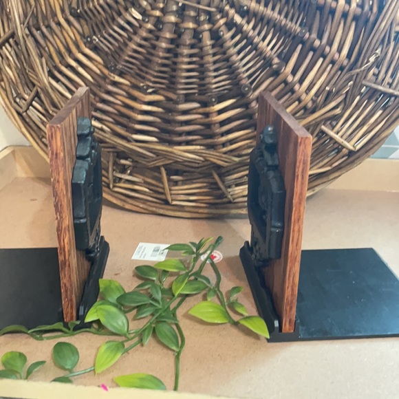 Two French Country Bookends - Picture 3 of 6